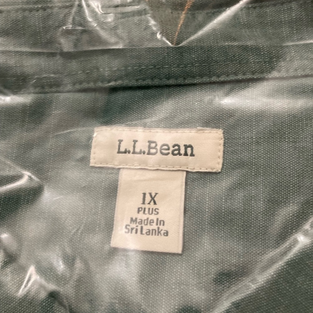 L.L. Bean Green Button Up Shirt Relaxed Fit Classic Quality New England NWOT - Picture 9 of 10